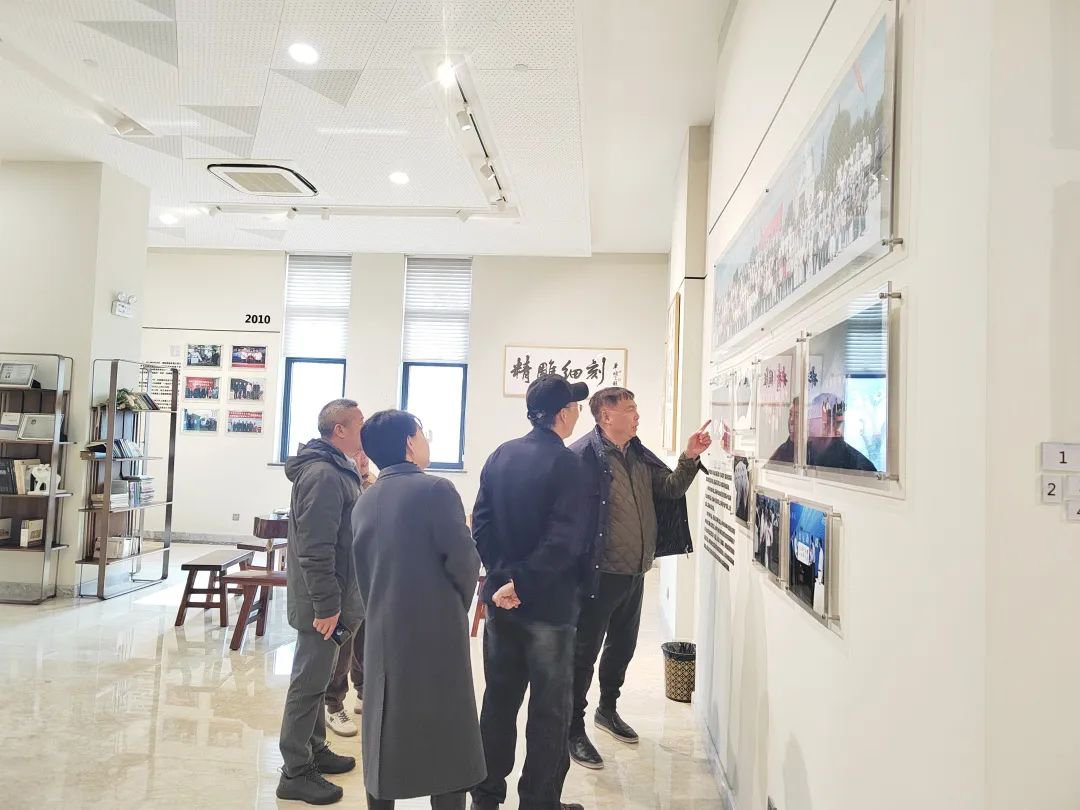 ����԰���ʼ����������ܲ�Я�Ա�����ʿ���ٷ��ɱ����ǲι��쵼